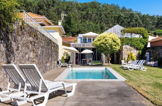 Holiday Home 'Casa Da Vovó São' with Mountain View, Wi-Fi and Air Conditioning