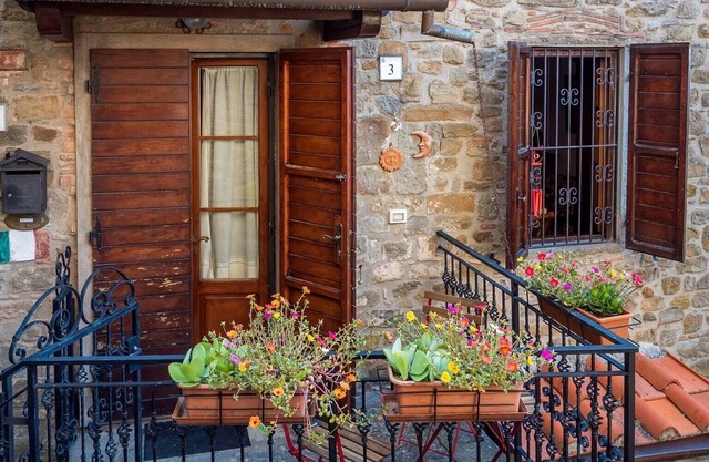Holiday Home "Aramo House" with Mountain View, Terrace & Wi-Fi