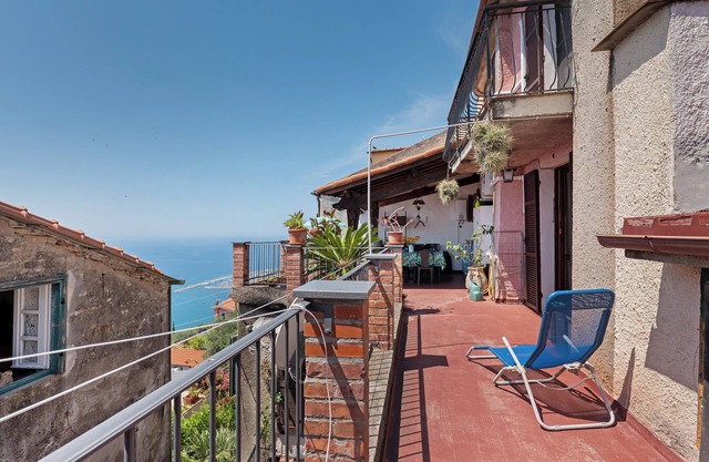 Holiday Home 'Basera' with Sea View, Wi-Fi and Air Conditioning