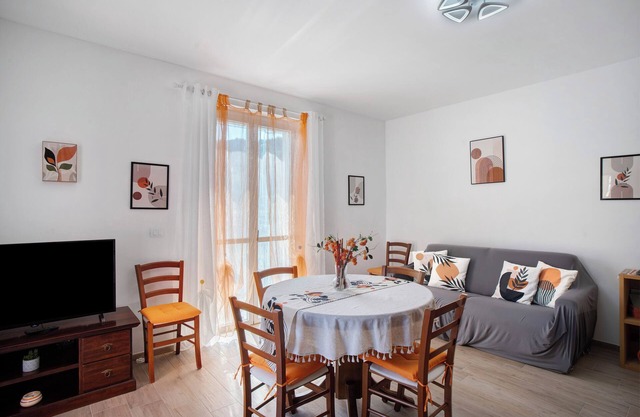 Holiday Home 'Cà Du Mandaìn' with Mountain View, Private Terrace and Air Conditioning