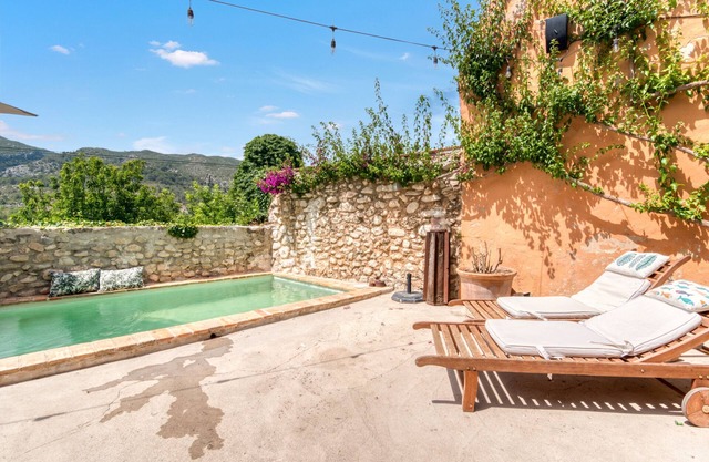 Holiday Home 'Ca la Pasita 26' with Pool, Mountain Views and Wi-Fi