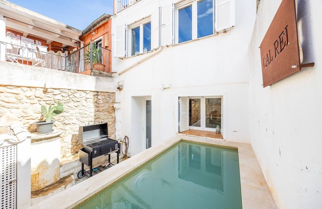 Holiday Home 'Cal Rei' with Private Pool, Wi-Fi and Air Conditioning