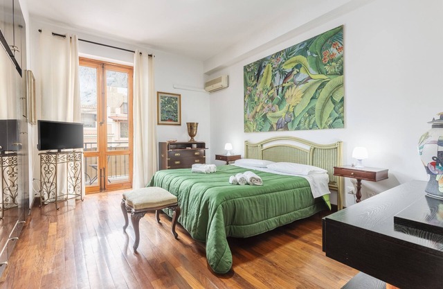 Holiday Home 'Casa Del Corso' with Sea View, Wi-Fi and Air Conditioning