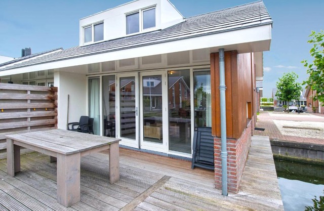 Holiday Home De Meerparel-3
