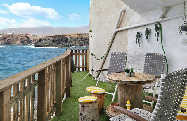 Holiday Home Blekys House on a Cliff with Sea View, Terrace & Wi-Fi