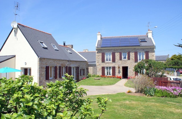 Holiday Home in Plouarzel near Sandy Cove
