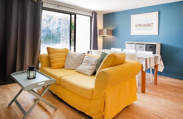 Holiday Home 'Etxe Ttippi' with Mountain View, Terrace, Garden & Wi-Fi