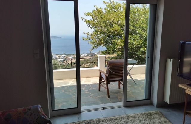 Holiday home in Greece (Evia, Marmari). Fantastic view! Up to 8 guests.