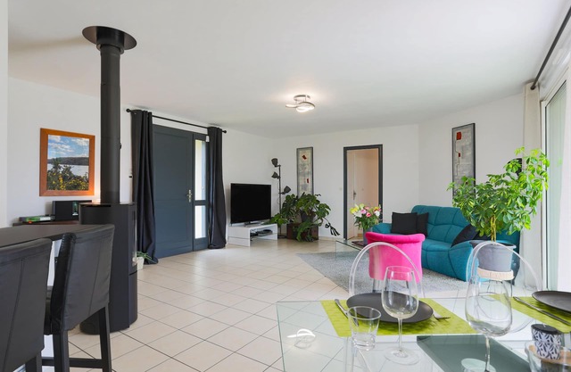 Holiday Home 'La Dolce Vita' with Private Terrace, Private Garden and Wi-Fi
