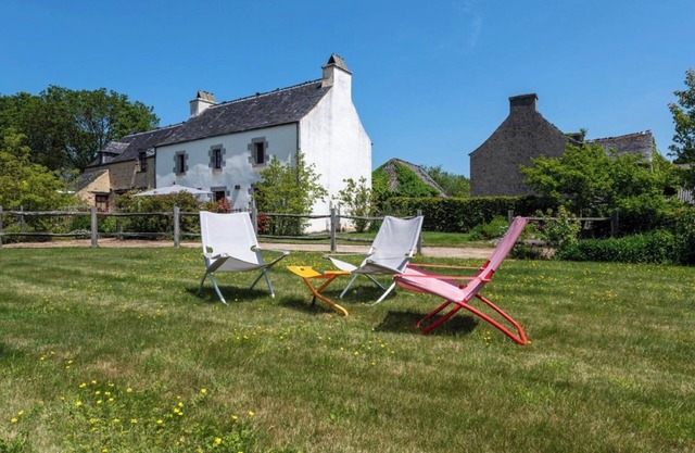 Holiday Home 'La Maison - Piscine - Spa - Jardin' with Shared Pool, Private Terrace and Wi-Fi