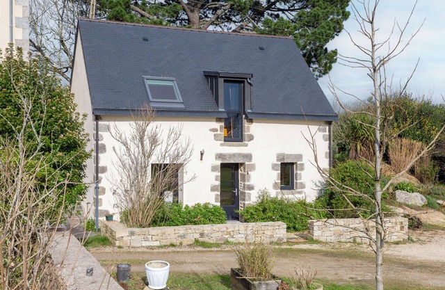 Holiday Home 'Le Penty - Proche Plages Et Centre' with Private Terrace, Shared Garden and Wi-Fi
