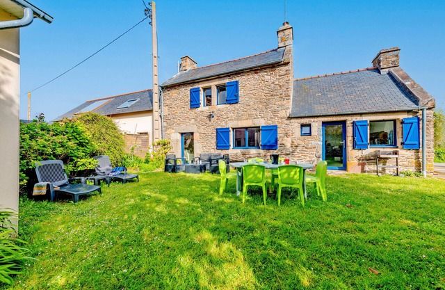 Holiday Home 'Maison 6 Personnes Avec Piscine' with Private Pool and Wi-Fi