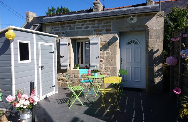 Holiday Home 'Penty Campagne 5min Spot Surf – 2 P' with Private Terrace and Private Garden