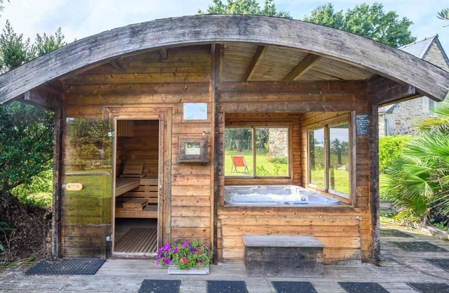 Holiday Home 'Petite Maison Dans La Prairie' with Private Terrace and Private Garden