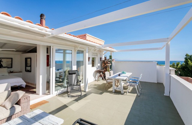 Holiday Home 'Pinos Y Mar' with Sea View, Wi-Fi and Air Conditioning