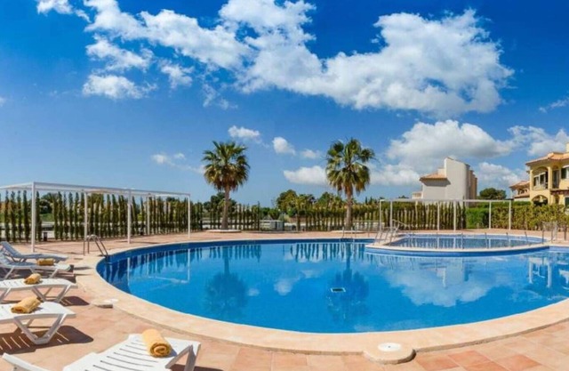 Holiday Home 'Residence Club El Paraiso 10' with Shared Pool, Wi-Fi and Air Conditioning