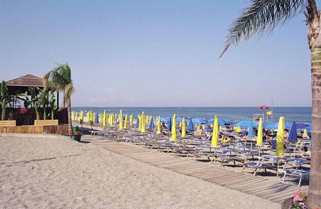 holiday home to 200 m from the sea of ​fondachello