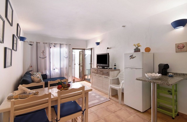 Holiday Home 'Typical Algarve Almargem 75' with Private Terrace, Shared Garden and Air Conditioning