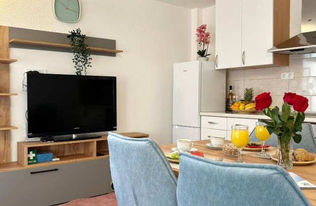 Holiday Home Vera - One Bedroom Apartment with Terrace and Garden