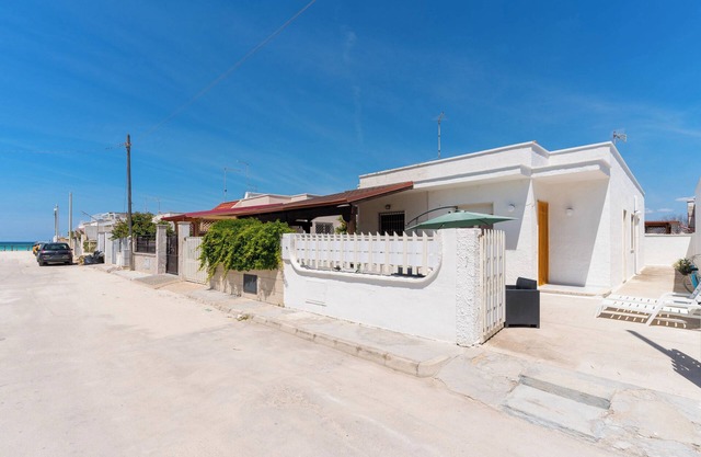 Holiday Home 'Villa Lido Hookipa' with Private Terrace and Air Conditioning