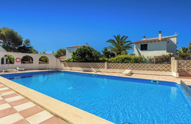 Holiday Home 'Villa Seve' close to the Beach with Shared Pool & Wi-Fi