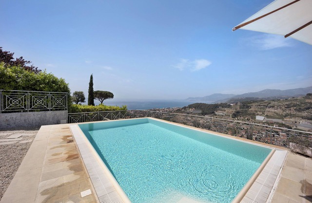 Holiday Home 'Villa Gaia' with Sea View, Shared Pool & Wi-Fi