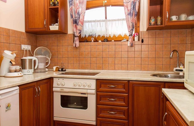 Holiday home with pool, air conditioning, washing machine, beautiful, well-kept garden