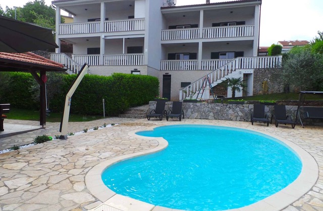 Holiday home With pool 100 m from the beach