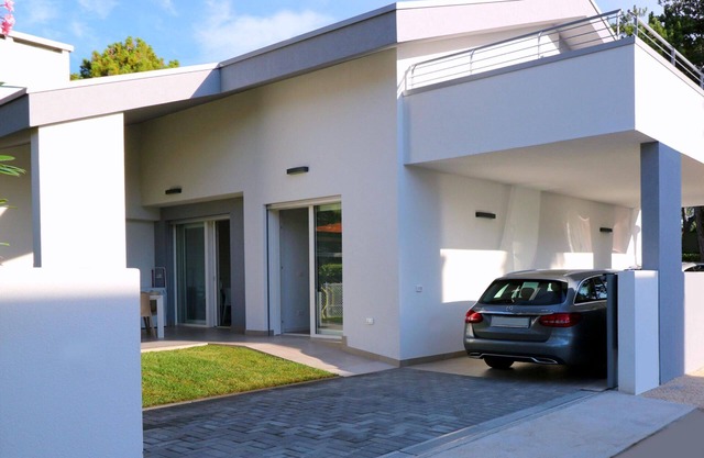 Holiday house Bibione for 1 - 10 persons with 4 bedrooms - Twin house