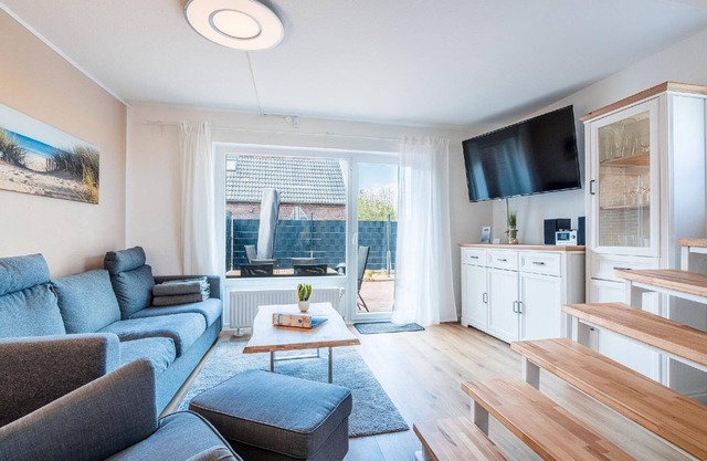 Holiday house Carolinensiel for 1 - 4 persons with 2 bedrooms - Row house
