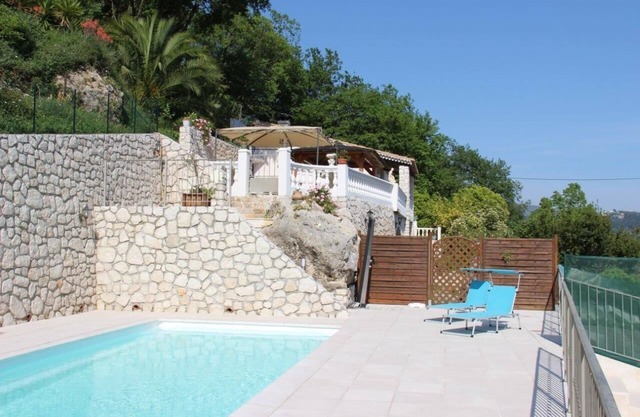 Holiday house Gattières for 1 - 6 persons with 3 bedrooms - Holiday home