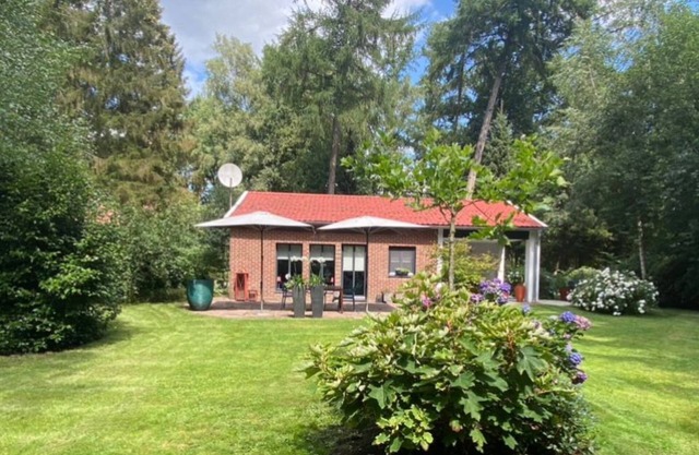 Holiday house in Uelsen with large garden in a beautiful quiet