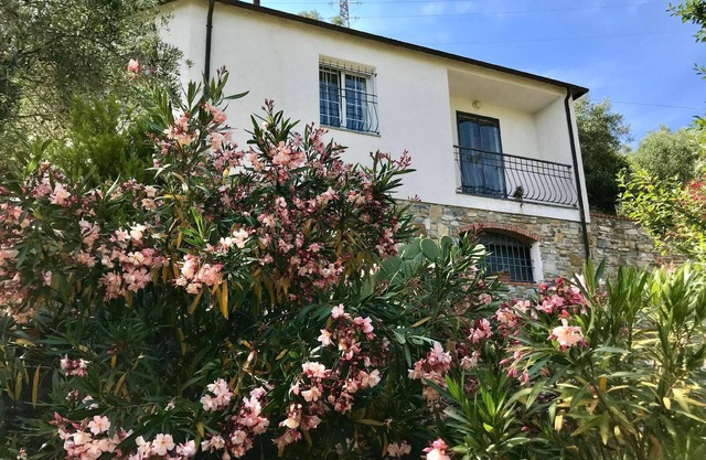 Holiday house Diano San Pietro for 1 - 4 persons with 3 bedrooms - Holiday home