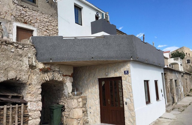 Holiday house Metajna for 1 - 8 persons with 4 bedrooms - Row house