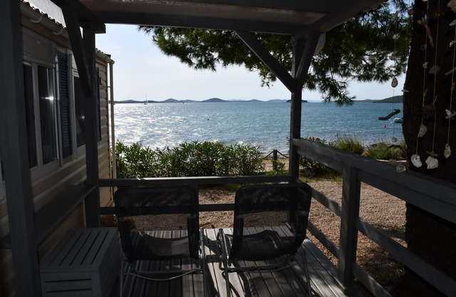 Holiday house/mobile home in the 1. Line seafront, 34 m² + 24 m² terrace