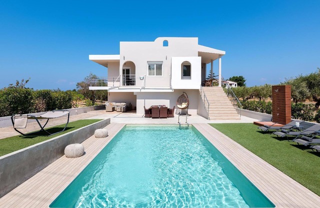 Holiday house Soroni for 1 - 8 persons with 4 bedrooms - Holiday house