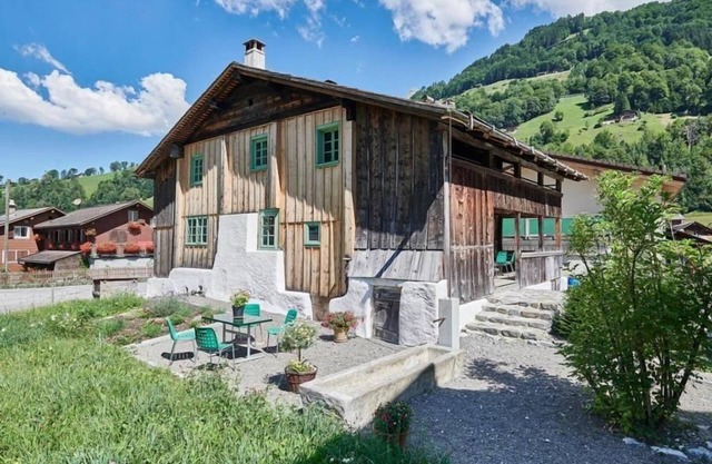 Holiday house Unterschächen for 1 - 8 persons with 4 bedrooms - Historical building