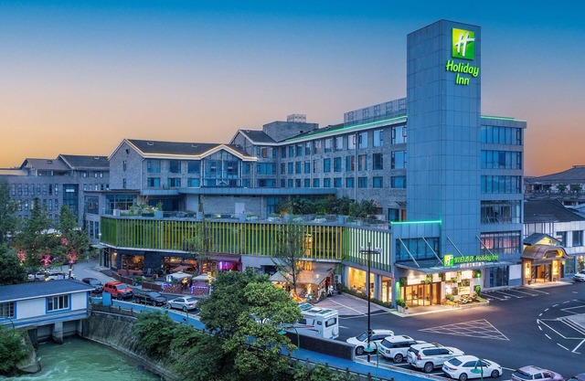 Holiday Inn Dujiangyan Ancient Town by IHG