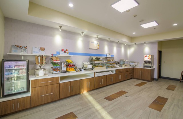 Holiday Inn Express & Suites Raymondville by IHG