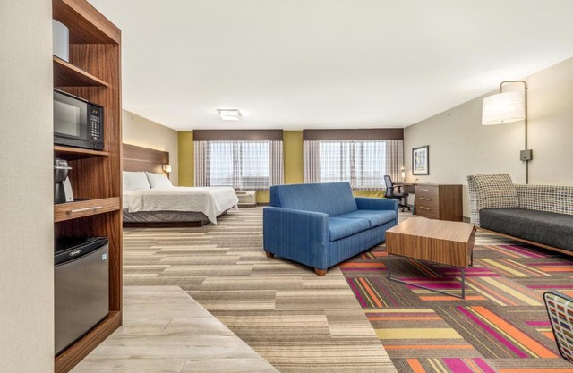 Holiday Inn Express & Suites Medicine Hat by IHG