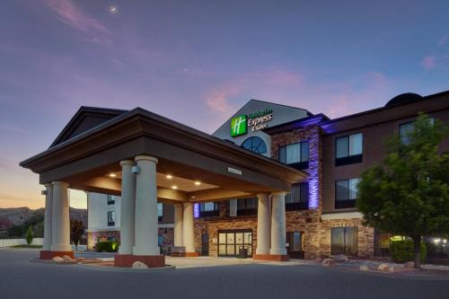 Holiday Inn Express & Suites Richfield by IHG