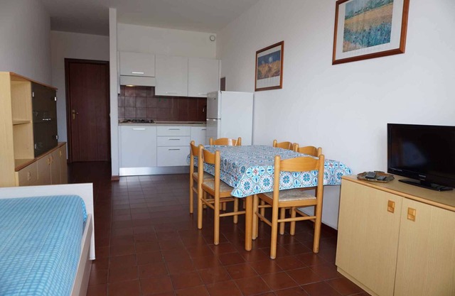 Holiday apartment opposite the beach
