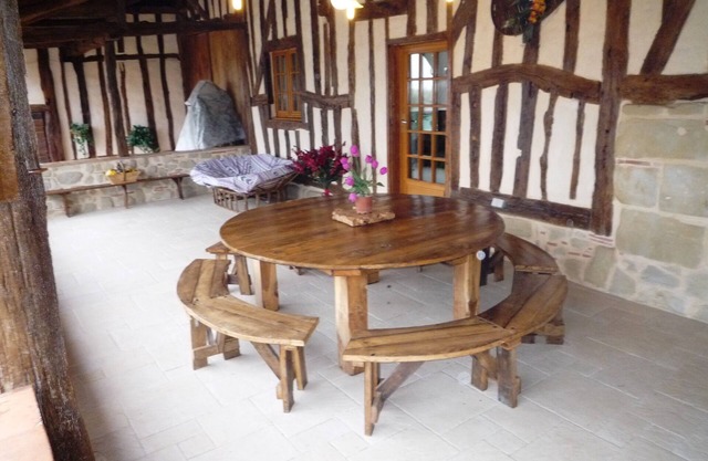 Holidays with family or friends in a peaceful setting, pets allowed