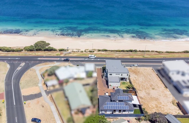 Hollow Beach House - Bunbury