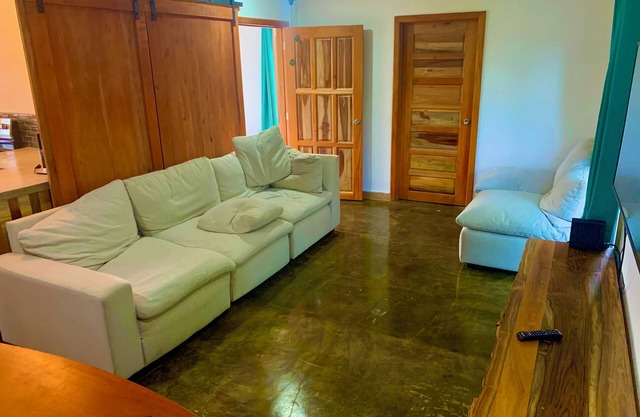 Hollow Tree Casita 2 Bedroom Swank Container House Very Private Jungle View.