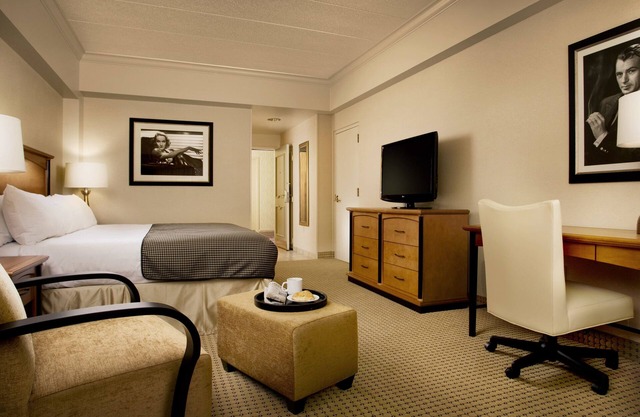 Hollywood Casino & Hotel