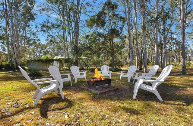 Home Among the Gum Trees - Lovedale. Central to wineries and wedding venues