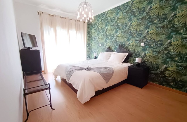 Home away from home in Gaia, fully-equipped, 10 minutes from all attractions.