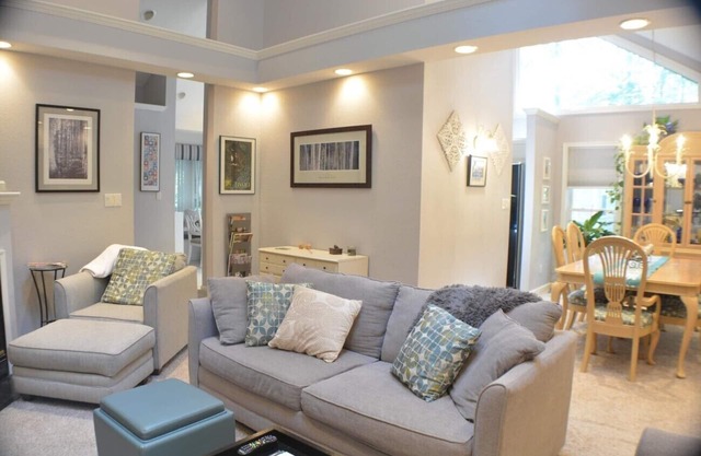 Home Away From Home, pet friendly retreat!