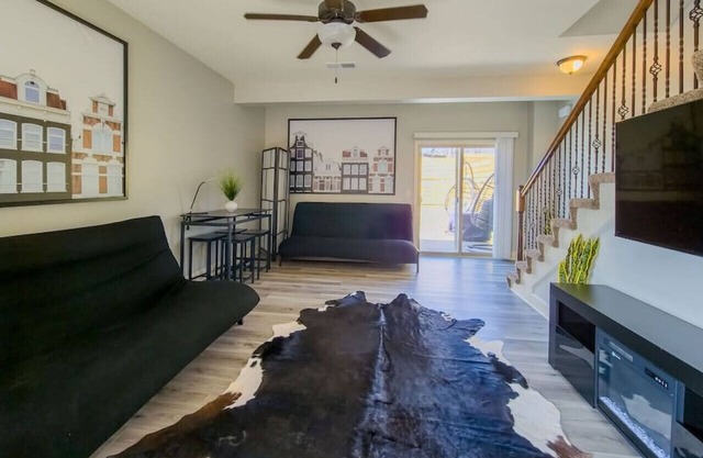 Home Away from Home Close to KCI Airport, Weston
